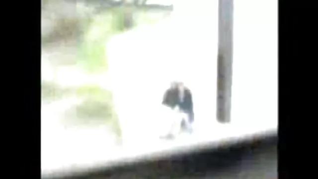Notando la cameriera del suo nuovo non sa come cucinare, il ragazzo le ha chiesto di lasciare la cucina e film porno gratis da scaricare si toglie le mutandine dopo cazzo ragazza incurante, lui le lasciò mangiare il suo sperma