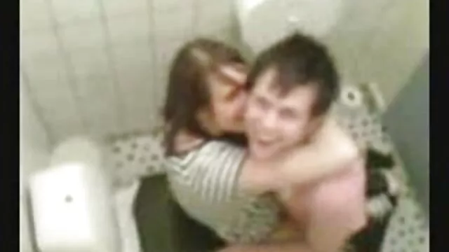 Grandi tette naturali di lei video porno italiani da scaricare gratis
