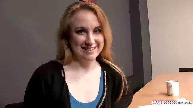 Masturbandosi la mia figa, 15cm, e mostrare il mio scarica video hard gratis culo in pov