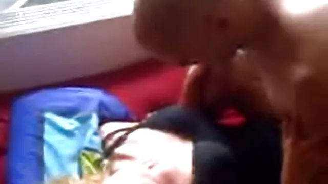 Una ragazza dai capelli castani, scaricare gratis porno lampeggiante, spia, amante di lei si lava in bagno, stimola il cane a destra quando è fuori, ha afferrato il pene di lui e gli dà un pompino fresco