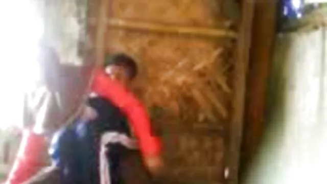 Ebano ragazza succhia due video porno italiani da scaricare cazzi e cums da esso