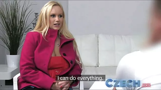 Bella asiatica in posa sexy siti per scaricare film porno