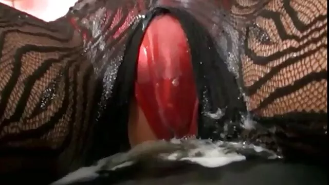 GILF prende scopata difficile da giovane film porno gratis da scaricare spogliarellista