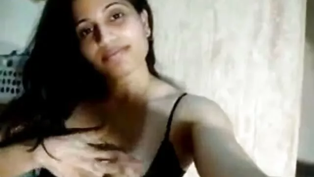 Una giovane ragazza, capelli video da scaricare gratis porno castani ingoia un cazzo così lungo e spesso