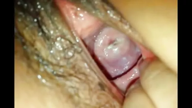 Un massaggiatore ha l'esperienza di sapere che cosa i clienti giovane età di vuole, e così ha subito iniziato a lavorare, il primo film hard gratis da scaricare è quello di utilizzare una mano gentile, abilmente impastato i loro buchi in un caldo, e poi fare l'amore caldo brucia con la parte sporgente di lui.