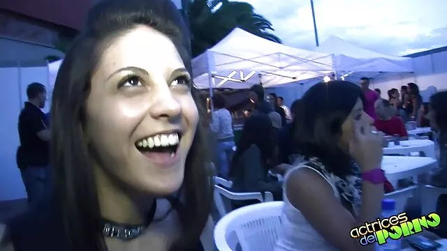 L'età rende questa bionda diventa più affascinante, porno video da scaricare lei abilmente far fronte con un grosso cazzo in bocca la sua bella, metterlo tra il suo seno, con passione, prendersi cura di lei è un piacere