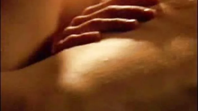 Cagna porno gratis da scaricare leccare la sua padrona borchie