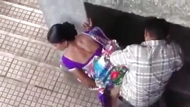 Sexy e muscoloso macho masturbandosi il suo cazzo video hard gratis da scaricare davanti allo specchio