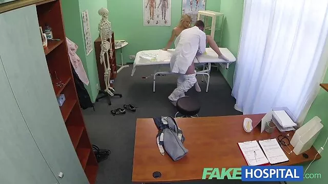 Sesso anale la prima volta e sperma forte sul viso porno da scaricare gratis