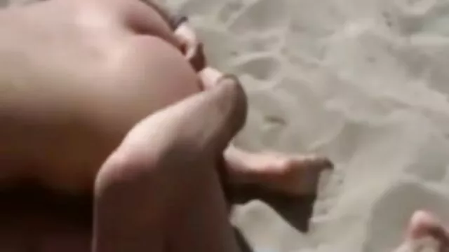 Decine di ragazze e ragazzi abbronzati e audaci convergono qui in una sola voglia di raggiungere l'orgasmo, film porno completi da scaricare sì, abbiamo una bomba qui, questa è una festa porno