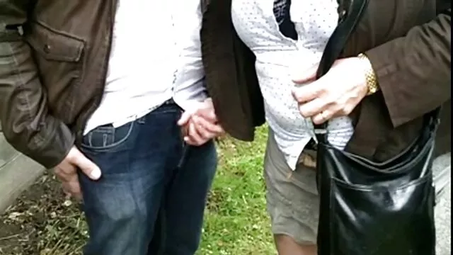Sonya si masturba film hard da scaricare gratis e succhia il cazzo