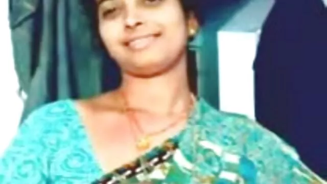 Una giovane ragazza con i capelli castani, con grandi tette, pieno acquolina in bocca mettere la mano forte pene video hard da scaricare gratis del fidanzato della sua amata, e dopo aver giocato un po ' con il fascino del club denso, questo ragazzo era profondo