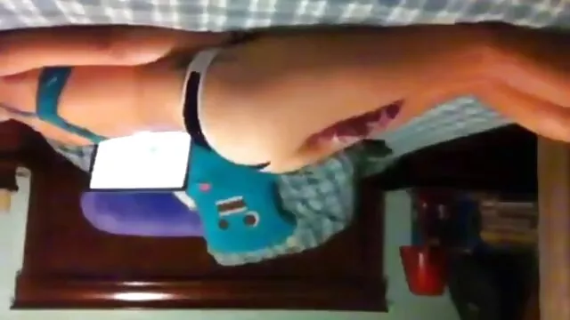 Sexy bionda Cameron Dee scopa video porno da scaricare gratis e succhia