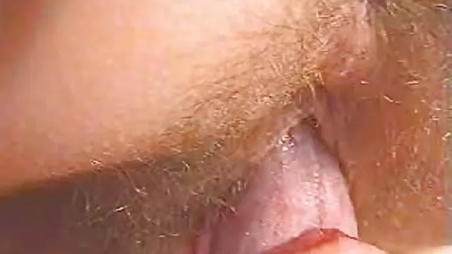 Mature lesbiche è distratto dalla masturbazione, e lei scopata il film porno italiani da scaricare colpevole